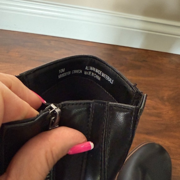 NWT KORKS Vivi Black Lug Boots -Size 10 - Picture 8 of 10